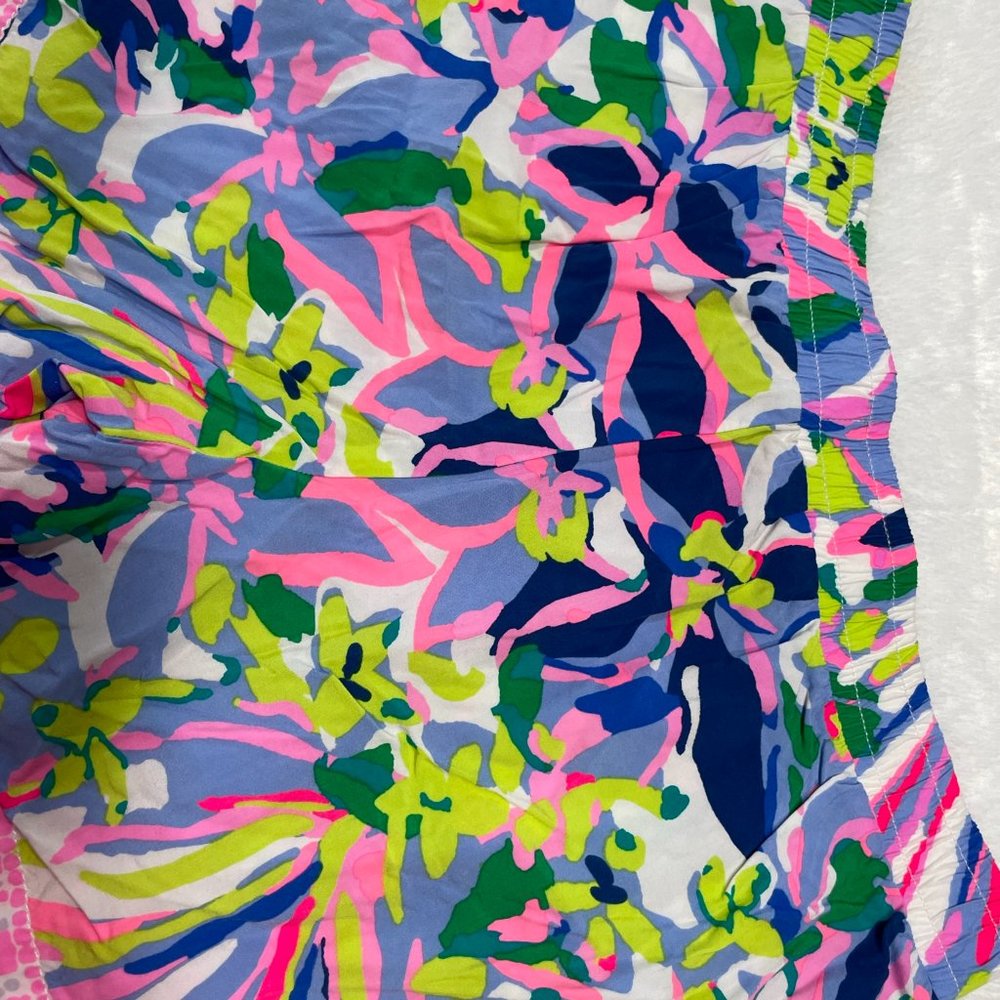 Lilly Pulitzer light weight beach shorts - Picture 4 of 4